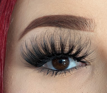 Load image into Gallery viewer, Queen