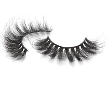 Load image into Gallery viewer, Queen